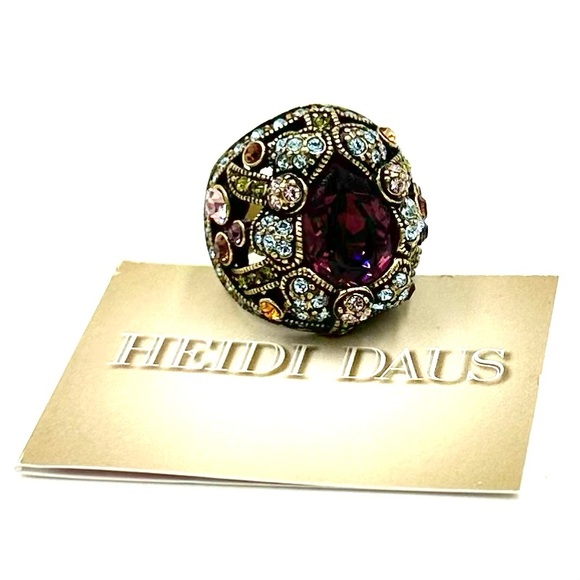 Heidi Daus Confection Statement Ring Size 7 Amethyst Swarovski Crystal Cocktail - Picture 3 of 11
